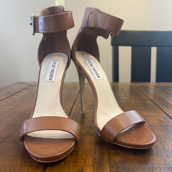 STEVE MADDEN HEELS size 7 - Picture 2 of 3